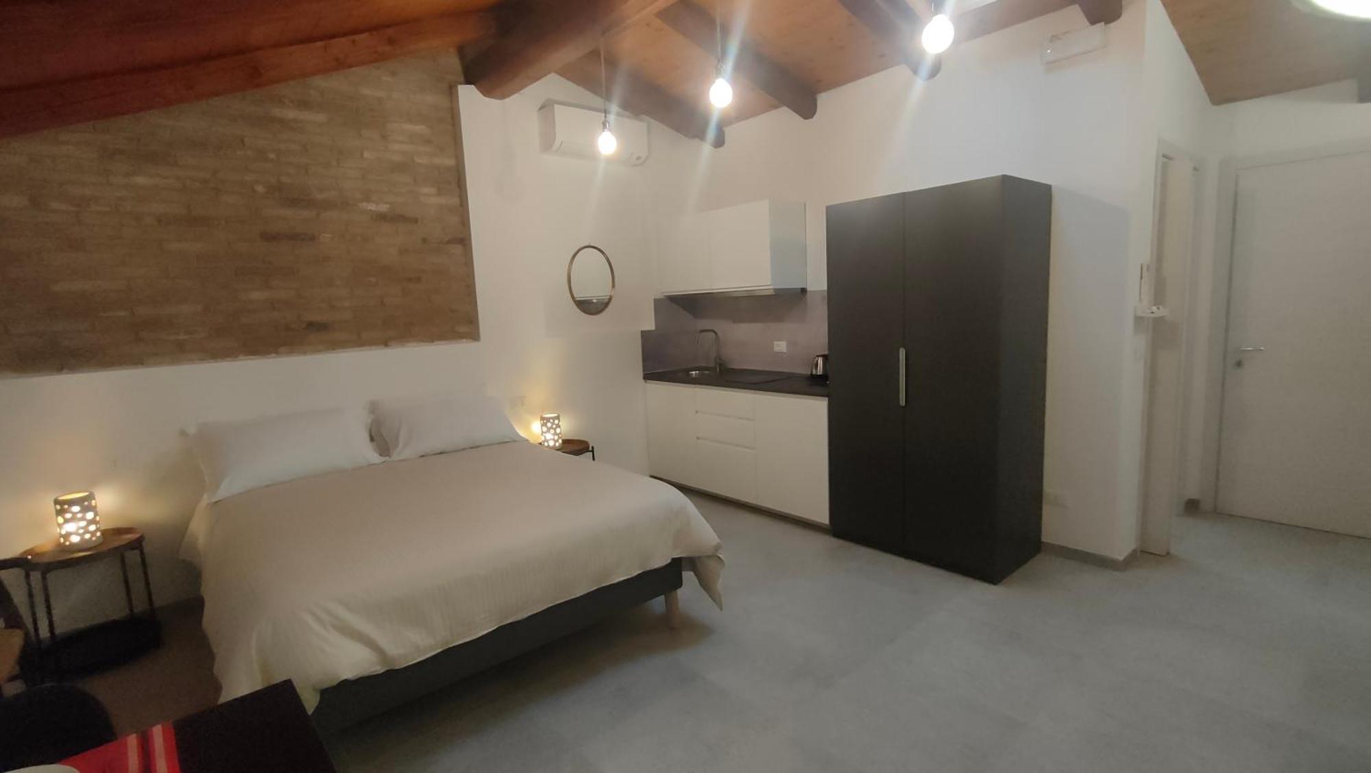 La Torre Di Longara Bed & Breakfast Калдерала ди Рено Екстериор снимка